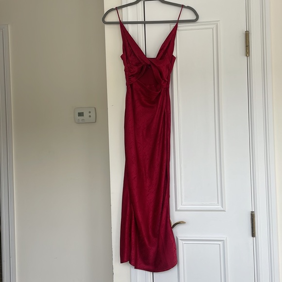 Song of Style red cut out midi dress - Picture 5 of 6